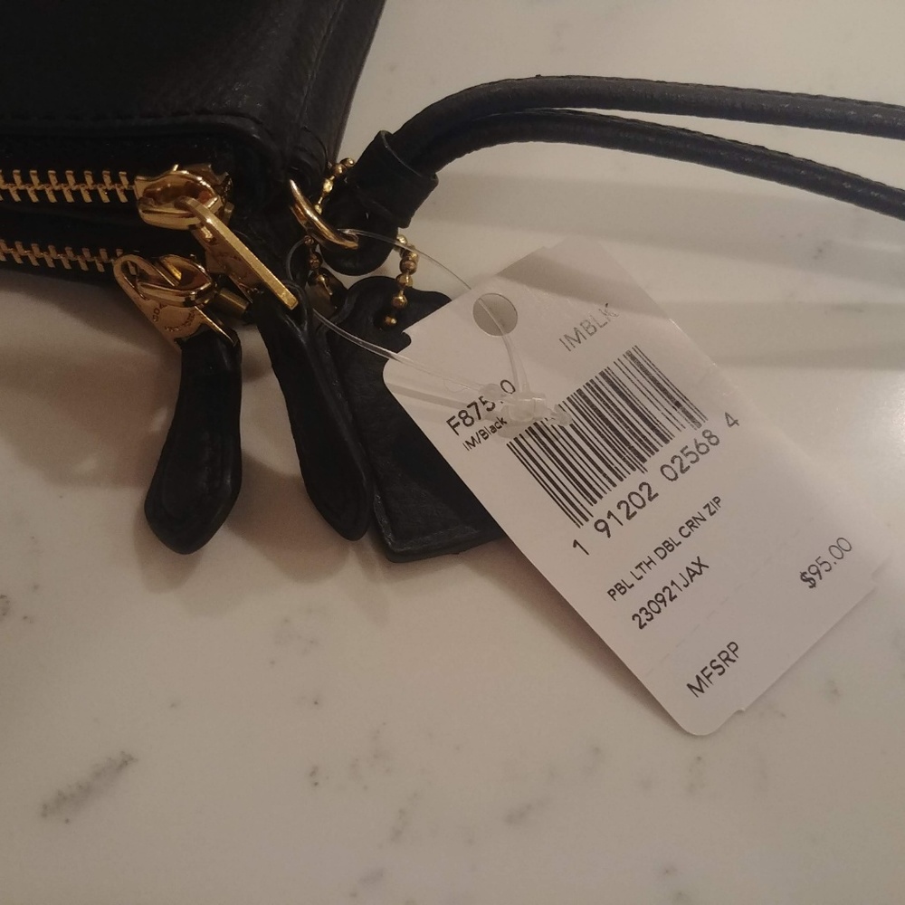 Coach Double Corner Zip F87590 Wristlet , Black - Picture 7 of 8
